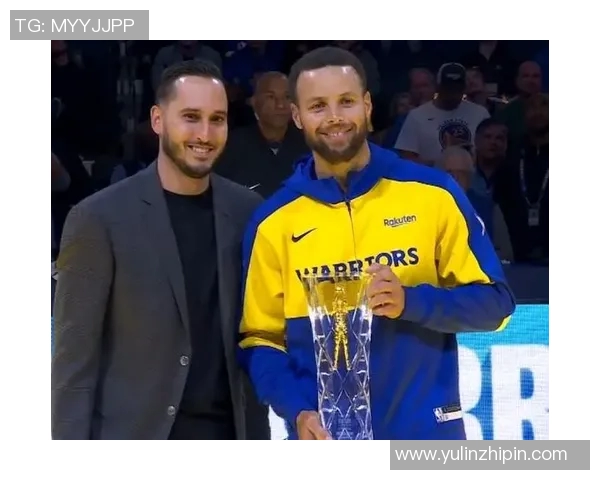 库里荣获月度最佳球员，实至名归