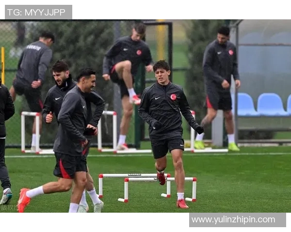 世界杯球队赛前热身训练与战术演练提升整体配合与竞技状态